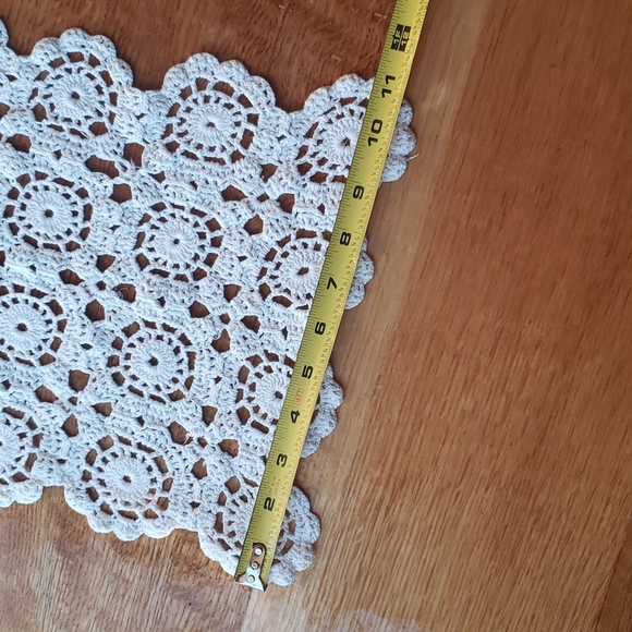 Handmade doili table decor 10 - Picture 3 of 3